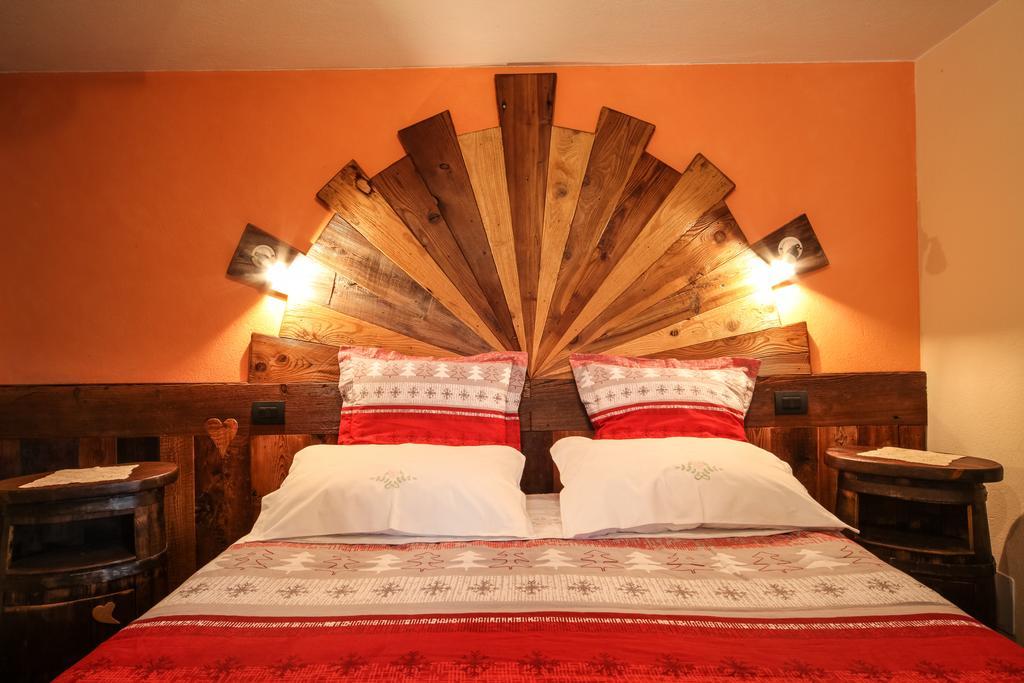 Appartement Souvenir De Tsaneli à Roisan Chambre photo
