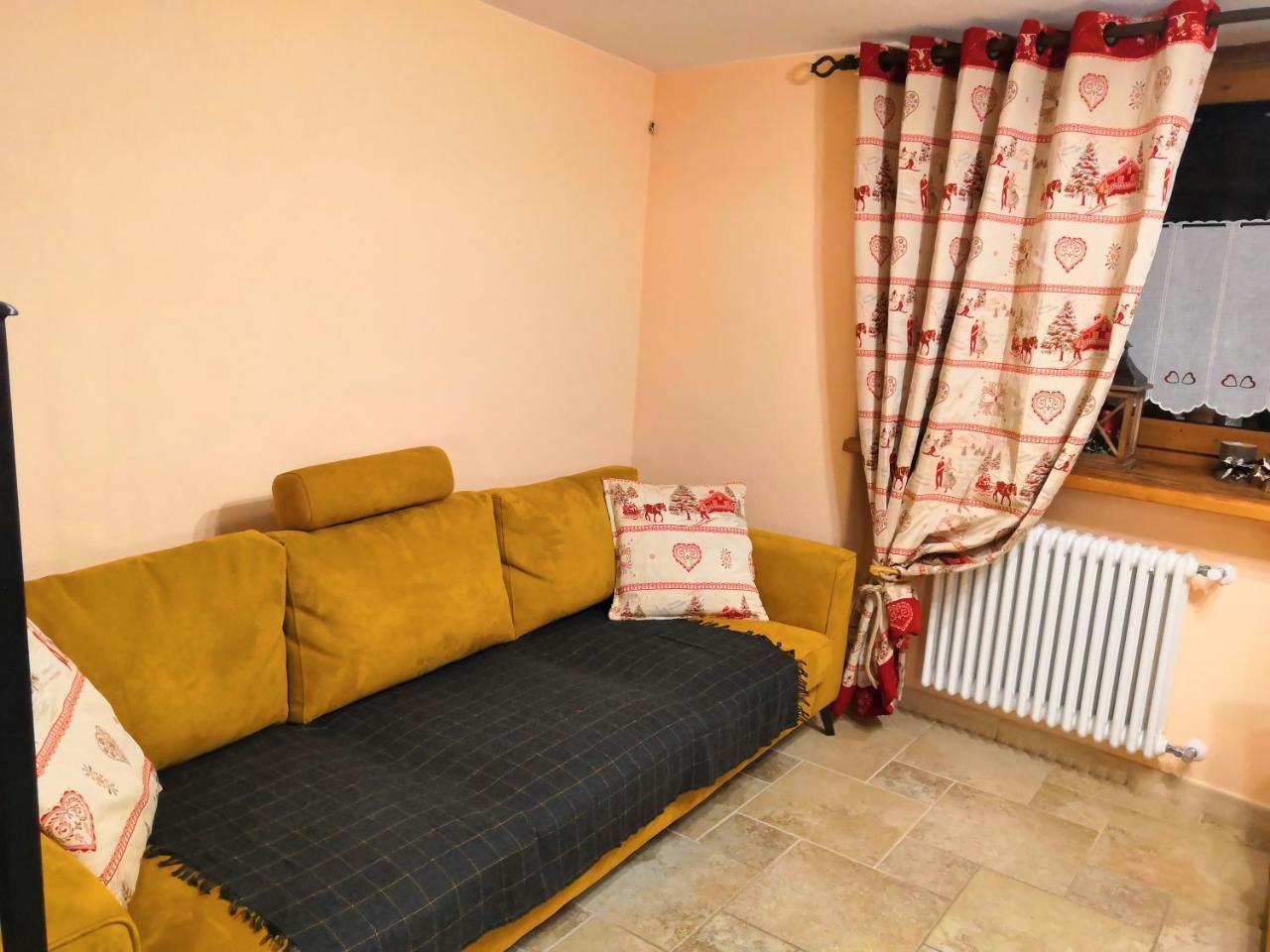 Appartement Souvenir De Tsaneli à Roisan Extérieur photo