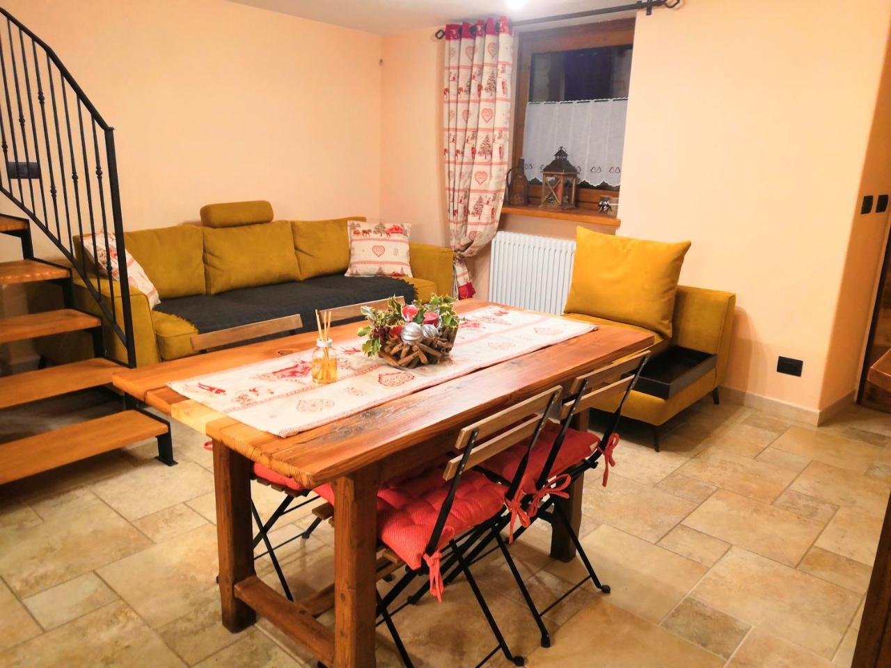 Appartement Souvenir De Tsaneli à Roisan Extérieur photo
